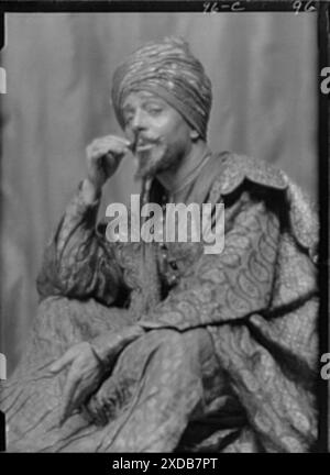 Skinner, Otis, in „Kismet“. Genthe Fotosammlung. Stockfoto