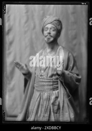 Skinner, Otis, in „Kismet“. Genthe Fotosammlung. Stockfoto