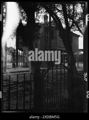 Triangular Bar, Magazine Street, New Orleans. Genthe Fotosammlung. Stockfoto