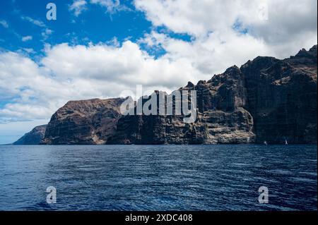Berühmte Klippen in Los Gigantes im Westen der Kanarischen Inseln Stockfoto
