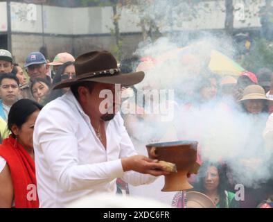 INTI RAYMI QUITO QUITO, Freitag, 21. Juni 2024 Zeremonie des Beginns der Inty Raymi, in Ecuador, von Universitäten und mehreren sozialen Gruppen, im Park der Ãrbolito, nördliches Zentrum der Hauptstadt Fotos Quito Pichincha Ecuado ACE INTI RAYMI QUITO 035ed5d536f9d8b713c8a1dae0627f45 Copyright: XENRIQUEZx Stockfoto