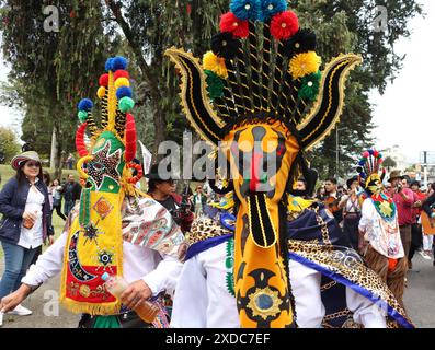 INTI RAYMI QUITO QUITO, Freitag, 21. Juni 2024 Zeremonie des Beginns der Inty Raymi, in Ecuador, von Universitäten und mehreren sozialen Gruppen, im Park der Ãrbolito, nördliches Zentrum der Hauptstadt Fotos Quito Pichincha Ecuado ACE INTI RAYMI QUITO a3c3461fbd30fbd58b229c72e5c20f Copyright: XENRIQUEZx Stockfoto