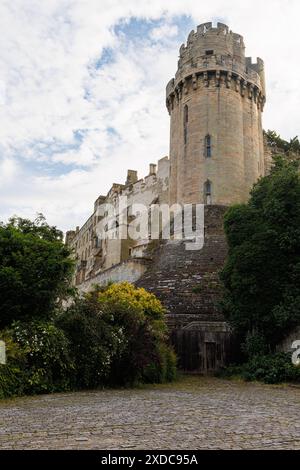 Warwick, England Großbritannien: Warwick Castle von der Mill Street. Stockfoto