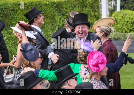 Ascot, Berkshire, Großbritannien. Juni 2024. Royal Ascot Tag 4 auf der Ascot Racecourse in Berkshire. Quelle: Imageplotter/Alamy Live News Stockfoto