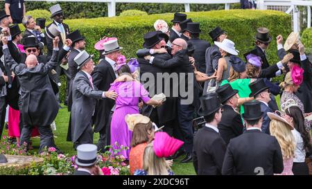 Ascot, Berkshire, Großbritannien. Juni 2024. Royal Ascot Tag 4 auf der Ascot Racecourse in Berkshire. Quelle: Imageplotter/Alamy Live News Stockfoto