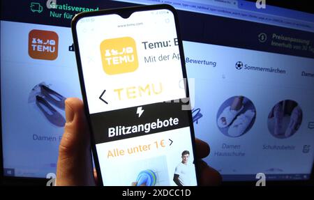 Auf einem Laptop wurde die Website des Online-Marktplatzes Temu abgerufen. Osdorf Hamburg *** die Website des Online-Marktplatzes Temu wurde über einen Laptop Osdorf Hamburg aufgerufen Stockfoto