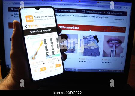 Auf einem Laptop wurde die Website des Online-Marktplatzes Temu abgerufen. Osdorf Hamburg *** die Website des Online-Marktplatzes Temu wurde über einen Laptop Osdorf Hamburg aufgerufen Stockfoto