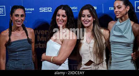 Albeniz Theater, Madrid, Spanien. Juni 2024. Universal Music Festival 2024. Konzert von Las Migas, einer spanischen Flamenco-Rumba-Gruppe mit vier Frauen. L bis R: Marta Robles, Gitarre. Alicia Grillo, Gitarre. Carolina Fernandez, Gesang. Laura Pacios, Violine. Quelle: EnriquePSans/Alamy Live News Stockfoto