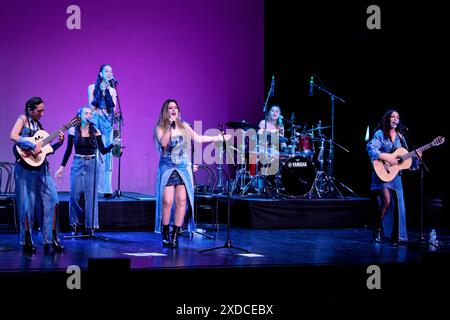 Albeniz Theater, Madrid, Spanien. Juni 2024. Universal Music Festival 2024. Konzert von Las Migas, einer spanischen Flamenco-Rumba-Gruppe mit vier Frauen. Quelle: EnriquePSans/Alamy Live News Stockfoto