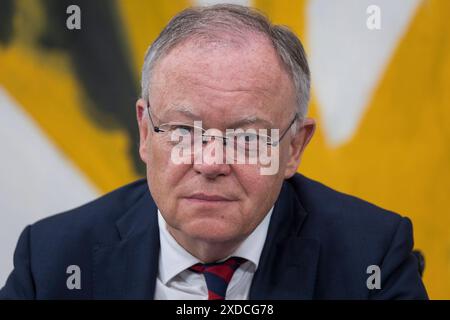 Ministerpräsidentenkonferenz, PK im Bundeskanzleramt, Berlin, 20.06.2024 Stephan weil Ministerpräsident von Niedersachsen, SPD bei einer Pressekonferenz nach der Ministerpräsidentenkonferenz mit den Regierungschefinnen und Regierungschefs der Länder im Bundeskanzleramt, Berlin, 20.06.2024 Berlin Bundeskanzleramt *** Ministerpräsidenten Konferenz, Pressekonferenz im Bundeskanzleramt, Berlin, 20 06 2024 Stephan weil Ministerpräsident von Niedersachsen, SPD bei einer Pressekonferenz im Anschluss an die Ministerpräsidenkonferenz mit den Regierungschefs der länder im Bundeschan Stockfoto