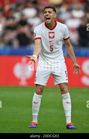 BERLIN – 21. JUNI: Jan Bednarek aus Polen reagiert auf das Gruppenspiel der UEFA EURO 2024 zwischen Polen und Österreich im Olympiastadion o Stockfoto