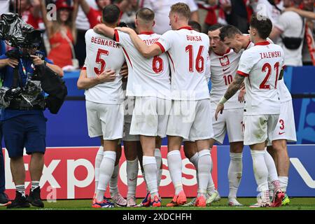 BERLIN, DEUTSCHLAND - 21. JUNI: Das polnische Team feiert (Jan Bednarek, Jakub Piotrowski, Adam Buksa, Nicola Zalewski) nach dem ersten Tor während To Stockfoto