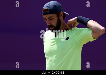 Juni 2024; Cinch Championships, Queens Club, West Kensington, London, England: Cinch Championships Queens Club, 5. Tag; Jordan Thompson (aus) während seines Viertelfinalspiels gegen Taylor Fritz (USA) Stockfoto