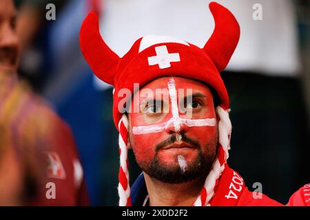 Köln, Deutschland. Juni 2024. Dänemark-Fan beim Spiel der UEFA Euro 2024 zwischen den Nationalmannschaften Schottlands und der Schweiz im RheinEnergieStadion. Endnote : Schweiz 1:1 Schottland Credit: SOPA Images Limited/Alamy Live News Stockfoto