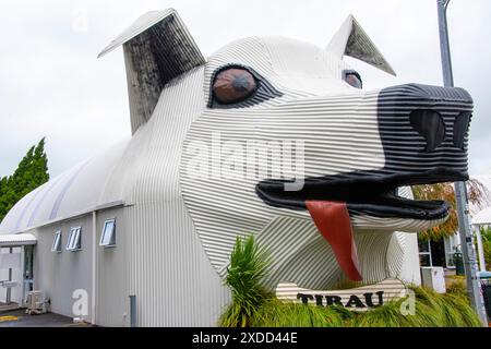 Big Dog Shed in Tirau Town, Neuseeland Stockfoto