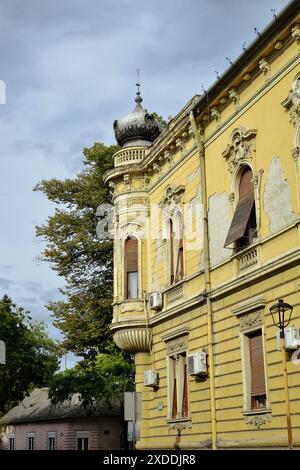 Eckturm des Kronpalastes in Sombor, Vojvodina, Serbien Stockfoto