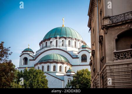 Tempel der Heiligen Sava, Blick auf die größte serbisch-orthodoxe Kirche, die der Heiligen Sava, dem Gründer der serbisch-orthodoxen Kirche, gewidmet ist, befindet sich in Belgrad, SE Stockfoto