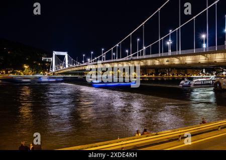 Die Elisabethbrücke ist die drittjüngste Brücke Budapests, die Buda und Pest über die Donau verbindet. Stockfoto
