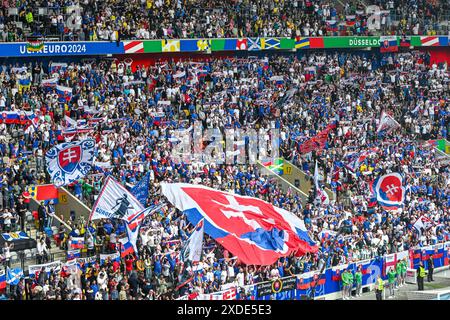 Während eines Fußballspiels zwischen den Nationalmannschaften der Slowakei und der Ukraine am 2. Spieltag in der Gruppe E in der Gruppenphase des UEFA Euro 2024 Turniers am Freitag, den 21. Juni 2024 in Düsseldorf. Quelle: Sportpix/Alamy Live News Stockfoto