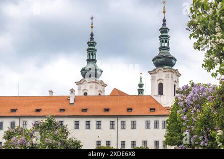 Blick auf das Kloster Strahov in Prag, Tschechische Republik, Europa. Stockfoto