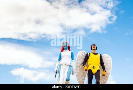 Cosplayer während der Comic Con Yorkshire im Yorkshire Event Centre in Harrogate, Yorkshire. Bilddatum: Samstag, 22. Juni 2024. Stockfoto