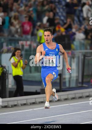 Filippo Tortu aus Italien läuft das letzte Leg für sein Team und hilft ihnen, das 4x100 m Staffelfinale der Männer bei der Leichtathletik-Europameisterschaft Stadio O zu gewinnen Stockfoto