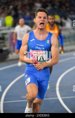 Filippo Tortu aus Italien läuft das letzte Leg für sein Team und hilft ihnen, das 4x100 m Staffelfinale der Männer bei der Leichtathletik-Europameisterschaft Stadio O zu gewinnen Stockfoto