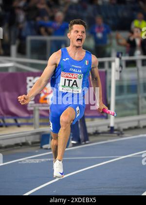 Filippo Tortu aus Italien läuft das letzte Leg für sein Team und hilft ihnen, das 4x100 m Staffelfinale der Männer bei der Leichtathletik-Europameisterschaft Stadio O zu gewinnen Stockfoto