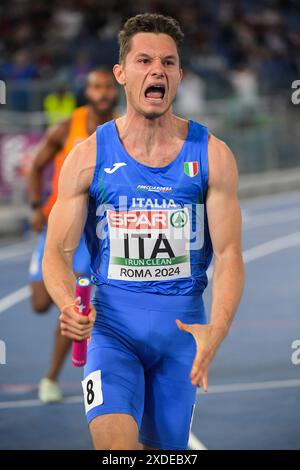 Filippo Tortu aus Italien läuft das letzte Leg für sein Team und hilft ihnen, das 4x100 m Staffelfinale der Männer bei der Leichtathletik-Europameisterschaft Stadio O zu gewinnen Stockfoto