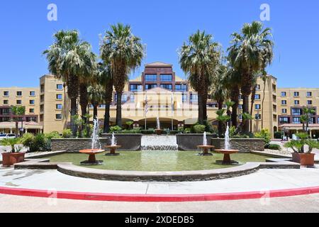 PALM SPRINGS, KALIFORNIEN - 21. Juni 2024: Das Marriott Renaissance Hotel am Tahquitz Canyon Way. Stockfoto