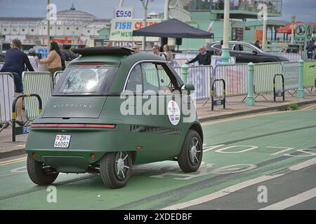 EDF London nach Brighton Electric Vehicle Rally 22. Juni 2024 Madeira Drive Brighton East Sussex England UK. Foto: Caron Watson/Alamy Live News. Stockfoto