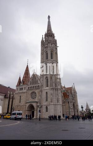 Die Kirche der Himmelfahrt der Burg Buda, bekannt als Matthiaskirche, Budapest, Ungarn Stockfoto