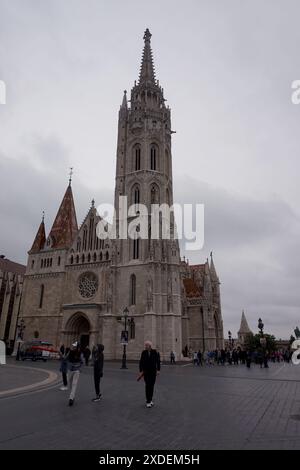 Die Kirche der Himmelfahrt der Burg Buda, bekannt als Matthiaskirche, Budapest, Ungarn Stockfoto