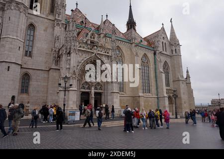 Die Kirche der Himmelfahrt der Burg Buda, bekannt als Matthiaskirche, Budapest, Ungarn Stockfoto