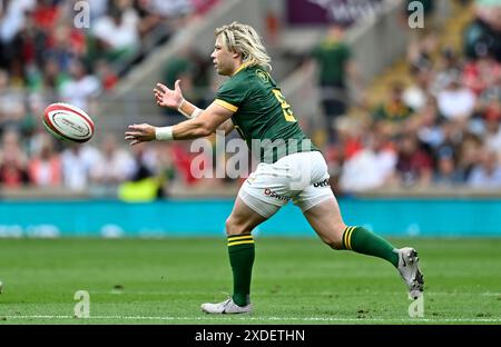 Twickenham, Vereinigtes Königreich. Juni 2024. Südafrika V Wales. Twickenham Stadium. Twickenham . FAF de Klerk (Südafrika) während des South Africa V Wales, Qatar Airways Cup, Rugbyspiel. Quelle: Sport In Pictures/Alamy Live News Stockfoto