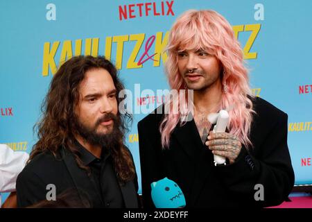 Bill Kaulitz und Tom Kaulitz bei der Premiere der Reality-Serie Kaulitz & Kaulitz (Netflix) im Delphi-Kino in Berlin am 21. Juni 2024 Stockfoto