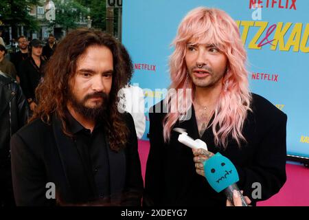 Bill Kaulitz und Tom Kaulitz bei der Premiere der Reality-Serie Kaulitz & Kaulitz (Netflix) im Delphi-Kino in Berlin am 21. Juni 2024 Stockfoto