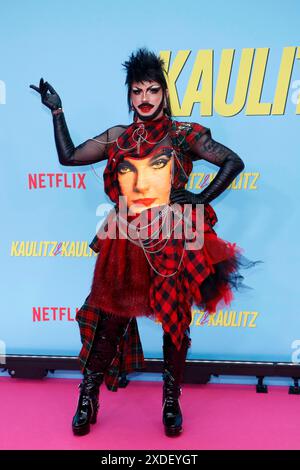 Bambi Mercury bei der Premiere der Reality-Serie Kaulitz & Kaulitz (Netflix) im Delphi-Kino in Berlin am 21. Juni 2024 Stockfoto