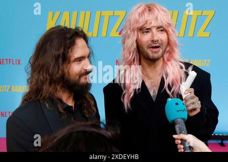 Bill Kaulitz und Tom Kaulitz bei der Premiere der Reality-Serie Kaulitz & Kaulitz (Netflix) im Delphi-Kino in Berlin am 21. Juni 2024 Stockfoto