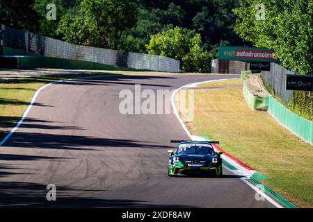 Imola, Italien. Juni 2024. Gianluca Giorgi, Fahrer des BeDriver Teams, tritt beim freien Training des Porsche Sprint Challenge Suisse GT3 Cup auf der Enzo e Dino Ferrari International Racetrack an. Quelle: SOPA Images Limited/Alamy Live News Stockfoto