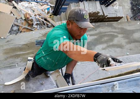Mexikanische Bauarbeiter beendeten das Innenhaus Stockfoto