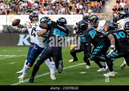 Reilly Hennessey (Stuttgart Surge, #04), Munich Ravens vs. Stuttgart Surge, American Football, European League of Football, 5. Spieltag, 22.06.2024 Foto: Eibner-Pressefoto/Guener Santemiz Stockfoto