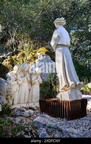 Der Ort, an dem der Engel des Friedens 1916 den drei Kindern in Fatima erschien und ihnen das Begnadigungsgebet lehrte. LOCA do Cabéco, Fátima. Stockfoto