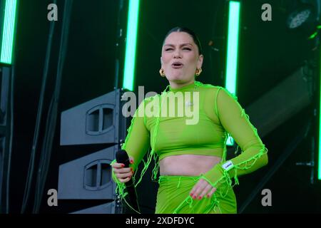 Newport, Großbritannien. Juni 2024. Jessica Ellen Cornish, auch bekannt als Jessie J, trat live auf der Bühne des Isle of Wight Festivals auf. Quelle: SOPA Images Limited/Alamy Live News Stockfoto