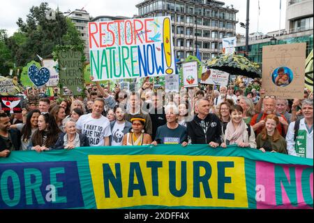 London, Großbritannien. 22. Juni 2024. Mehr als 300 Umweltgruppen und NGOs marschieren auf dem von der Extinction Rebellion „Restore Nature Now“ organisierten marsch unter der Leitung von Chris Packham, Emma Thompson, Caroline Lucas, Jenny Jones und vielen anderen. Anrede: Andrea Domeniconi/Alamy Live News Stockfoto