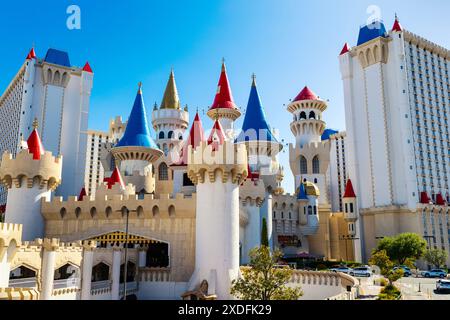 Außenansicht des mittelalterlichen Excalibur Hotel and Casino, The Strip, Las Vegas, Nevada, USA Stockfoto