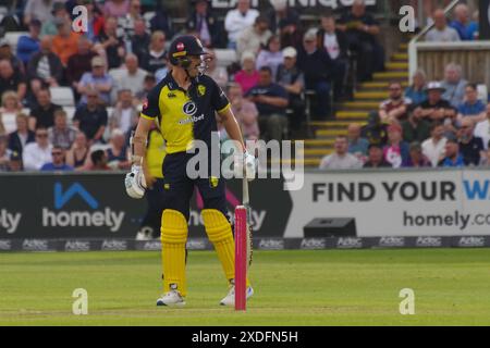 Chester le Street, 21. Juni 2024. Ben Dwarshuis schlägt für Durham Cricket gegen Yorkshire Vikings in der T20 Blast bei Seat Unique, Chester le Street. Quelle: Colin Edwards Stockfoto