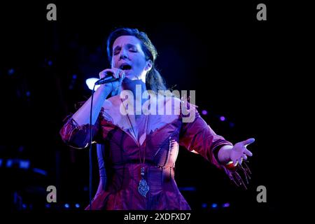 Albeniz Theater, Madrid, Spanien. Juni 2024. Universal Music Festival 2024. Konzert von Dulce Pontes, portugiesischer Fado-Sänger und -Komponist. Quelle: EnriquePSans/Alamy Live News Stockfoto