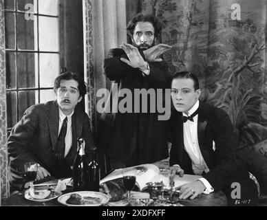 BRODWITCH TURNER als Argensola, NIGEL de BRULIER als Tchernoff und RUDOLPH VALENTINO als Julio Desnoyers in einer Szene der VIER REITER DER APOKALYPSE 1921 Regisseur REX INGRAM Nove VINCENTE BLASCO IBANEZ Adapred by JUNE MATHIS Metro Pictures Corporation Stockfoto