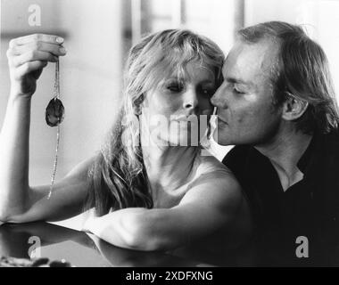 KIM BASINGER als Domino Petachi und KLAUS MARIA BRANDAUER als Maximilian Largo in einer Szene aus NEVER SAY NEVER AGAIN 1983 Regisseur IRVIN KERSHNER Executive Producer KEVIN McCLORY UK/USA/WESTDEUTSCHLAND Talia Film II Productions/Woodcote/Producers Sales Organisation (PSO)/Warner Bros Stockfoto